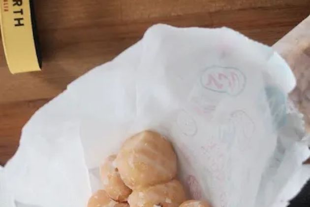 Donut box