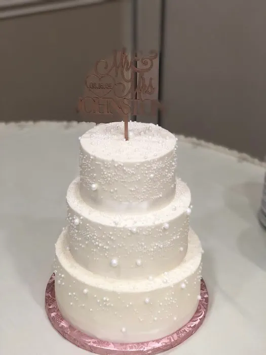 Designs by GG Boutique Bakery Picture 2