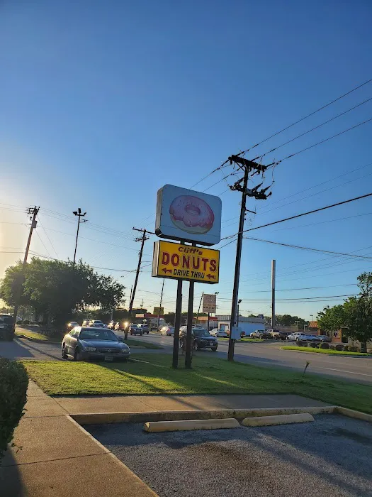Cliff's Donut Shop Picture 10