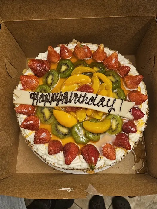 Henk's European Deli & Black Forest Bakery Picture 1