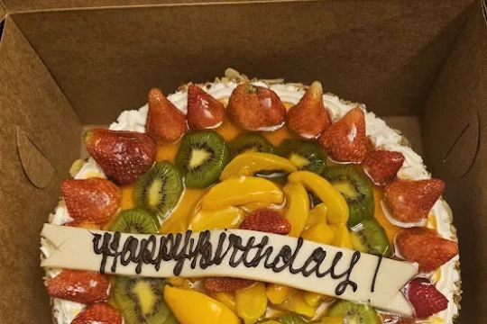 Henk's European Deli & Black Forest Bakery
