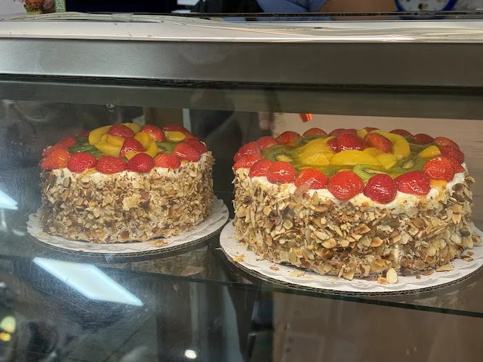 Henk's European Deli & Black Forest Bakery Picture 8
