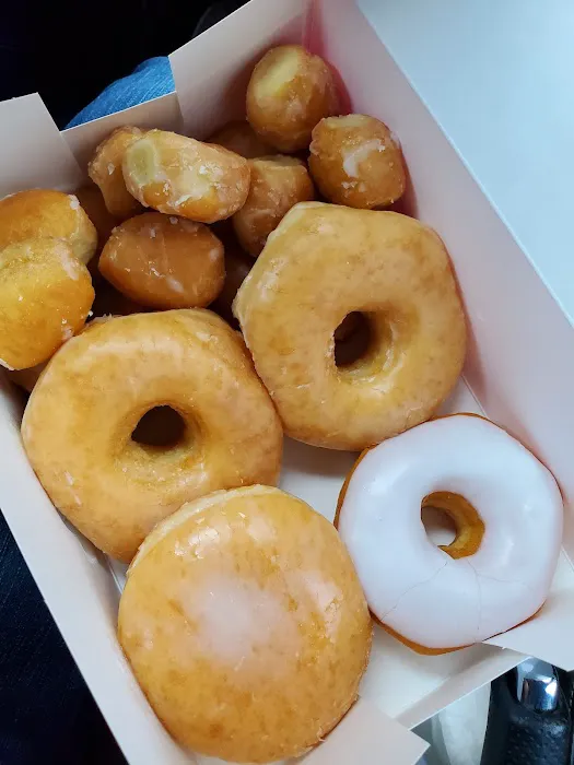 Q Donuts Picture 5