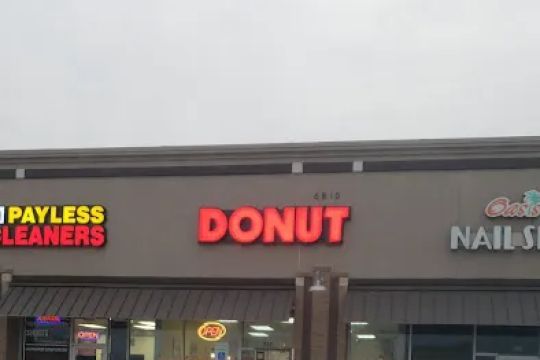 I Heart Donuts
