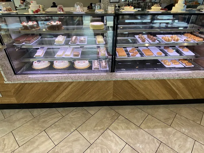 Moderena bakery and cafe Picture 5