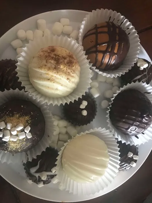 Mama Jules Cakes, Bakes And Treats Picture 1