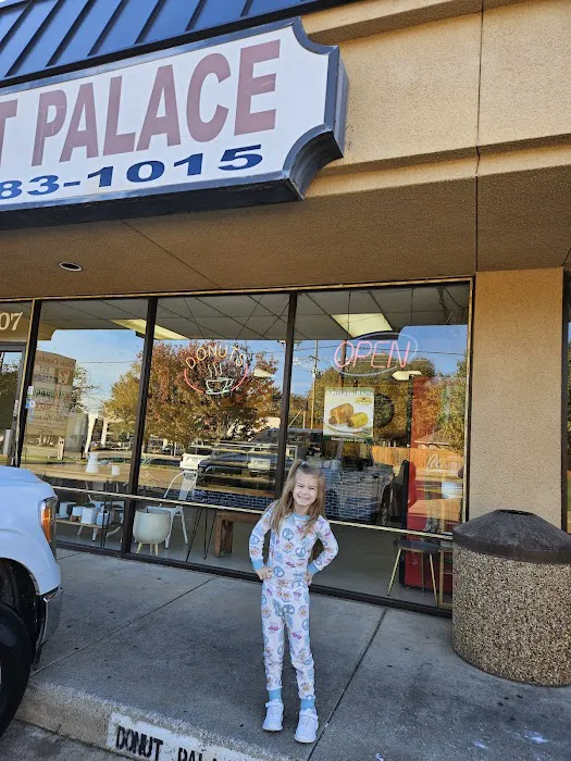Donut Palace Picture 8
