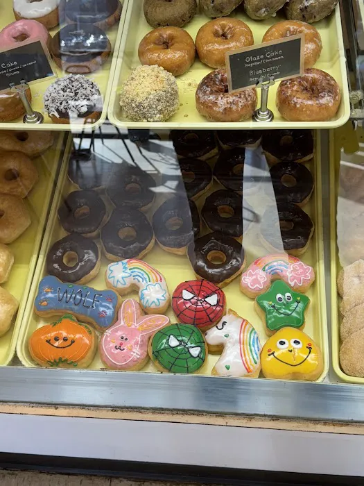Seven Day Donut Shop Picture 2