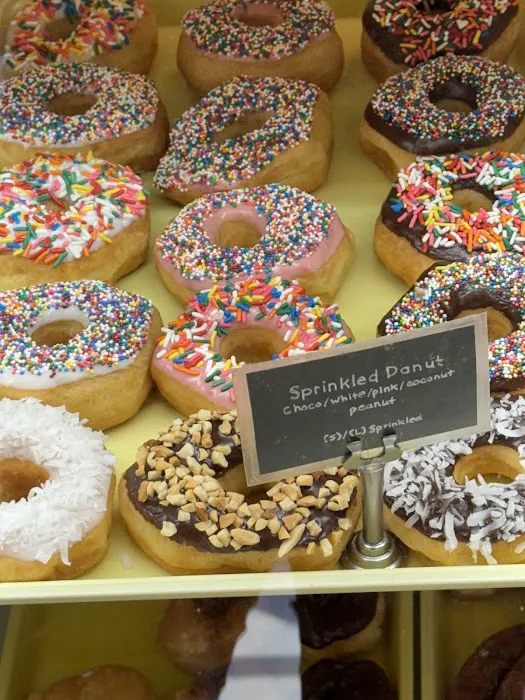 Seven Day Donut Shop Picture 3