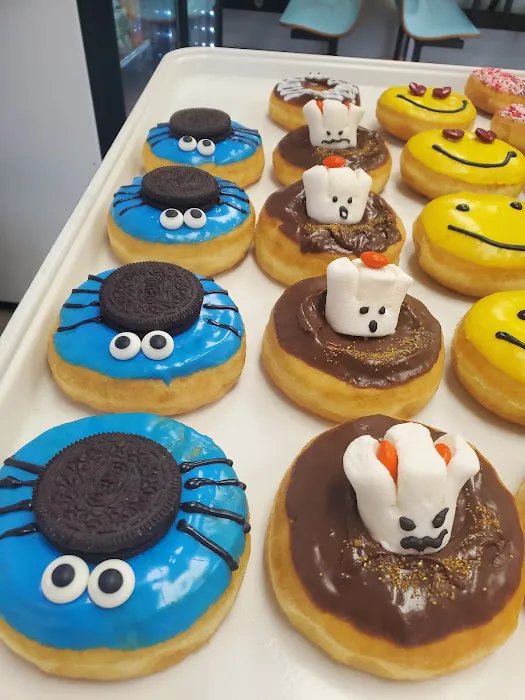 Donutland Grapevine (2030 Glade Rd.) Picture 8