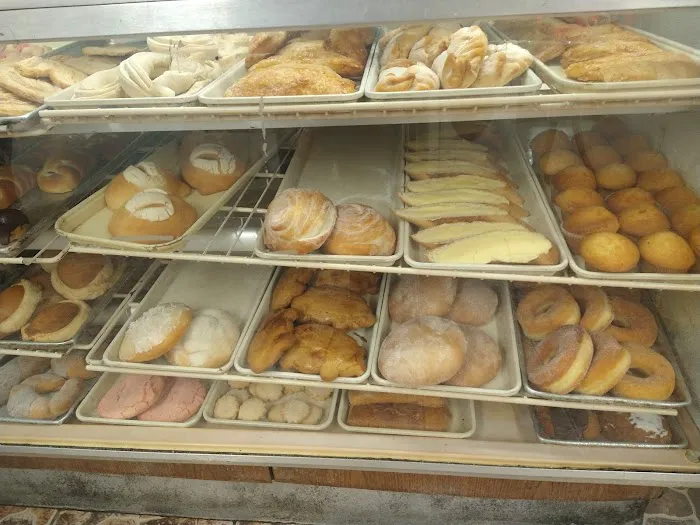 Reveles Mexican Bakery Picture 2