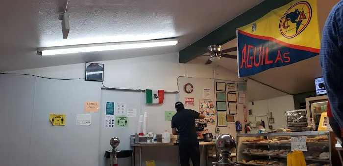 Reveles Mexican Bakery Picture 7
