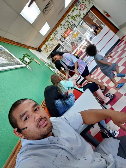Donut Palace Picture 6