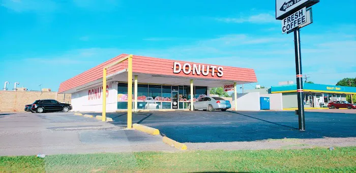 Donut Plaza Picture 1