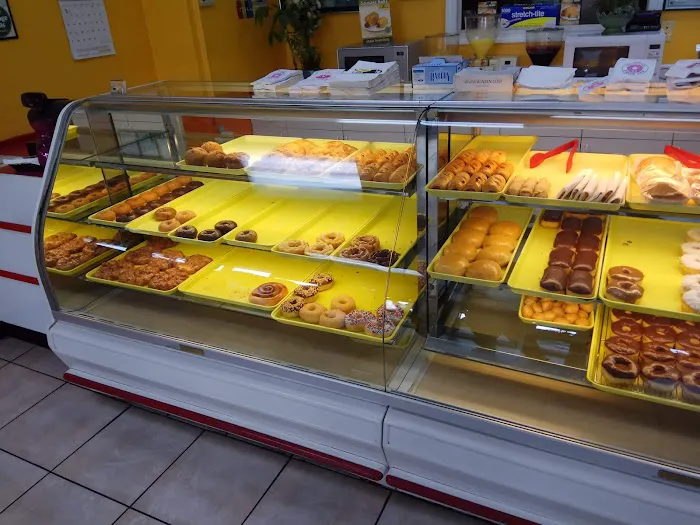Donut Plaza Picture 10
