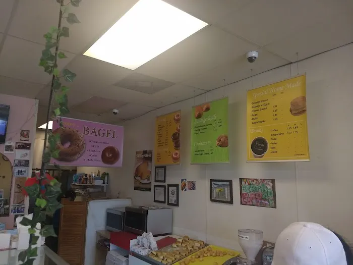 Happy Daze Donuts Picture 2