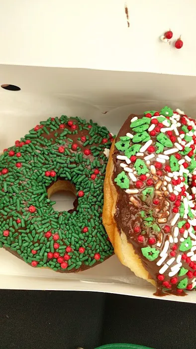 Happy Daze Donuts Picture 3