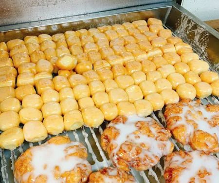 Baker's Dozen Donuts