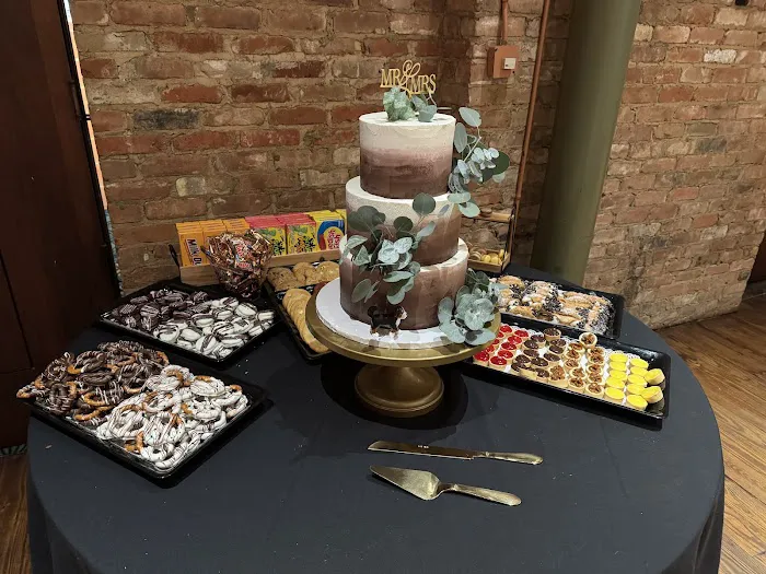 Moonlight Cakes Picture 5