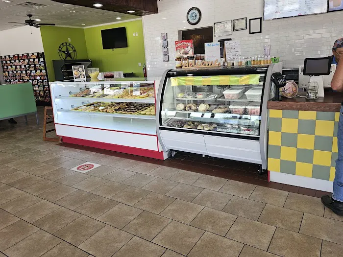 Holey Boba & Donuts Picture 6