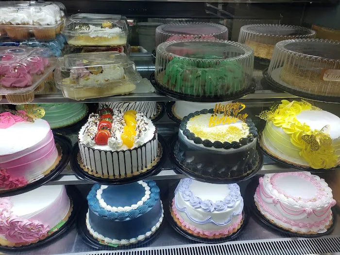 La Roca Bakery /panaderia y pasteleria. Picture 9