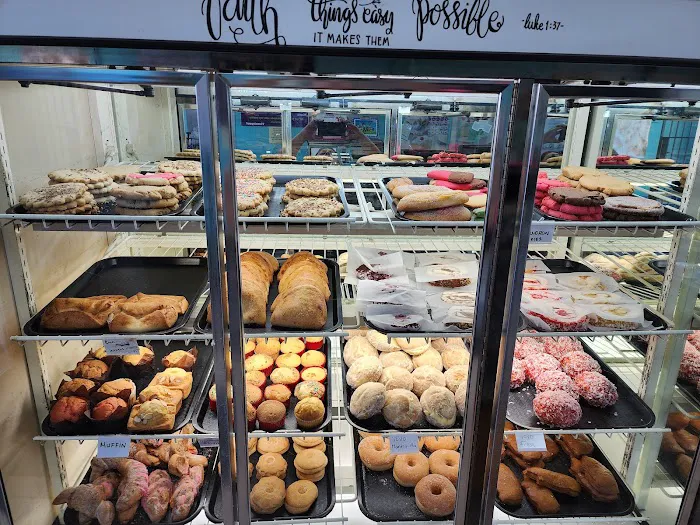 La Roca Bakery /panaderia y pasteleria. Picture 7