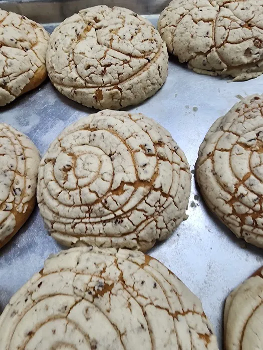 La Roca Bakery /panaderia y pasteleria. Picture 4