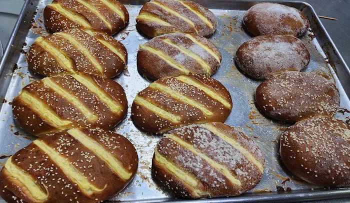 La Roca Bakery /panaderia y pasteleria. Picture 5
