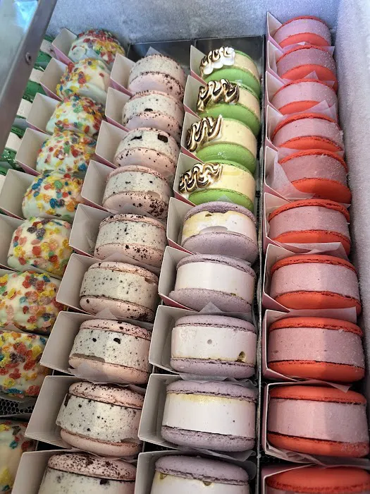 JOY Macarons Picture 3