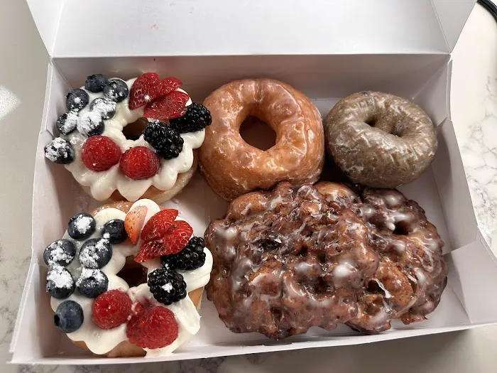 Jarams Donuts Lakewood Picture 4
