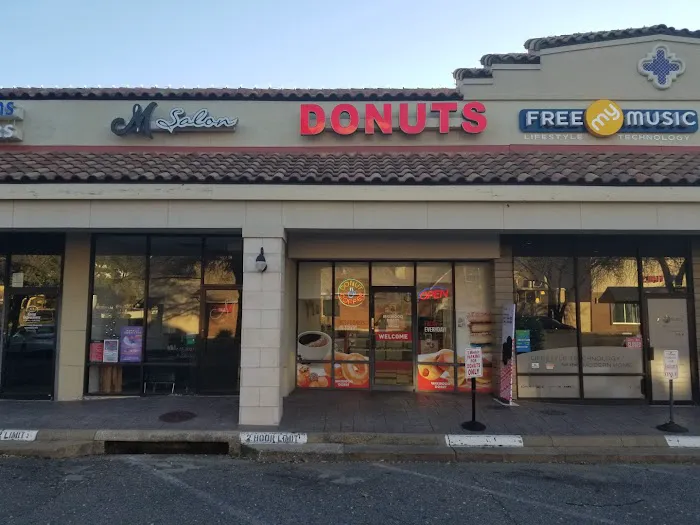 Lakewood Donut Picture 6