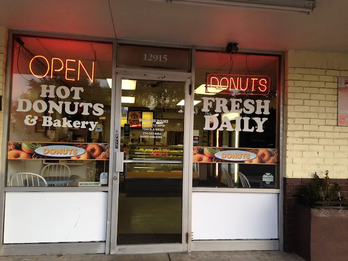 Hot Donuts & Bakery Picture 2