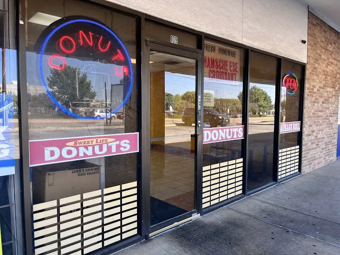 Sweet Life Donuts Picture 9