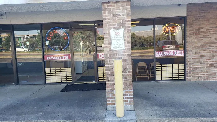 Sweet Life Donuts Picture 6