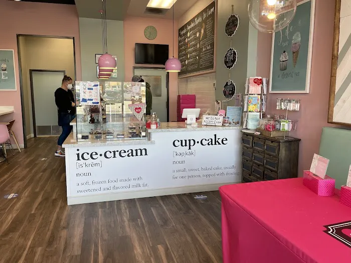 Smallcakes Cupcakery & Creamery Prosper Picture 4