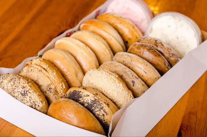 Benny's Bagels Picture 8