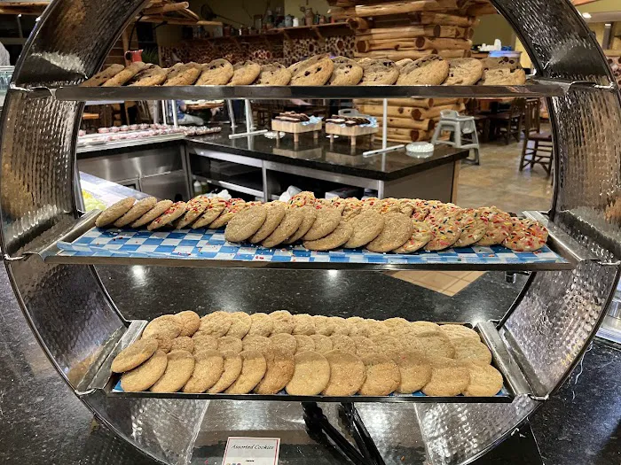 Bear Paw Sweets & Eats at Great Wolf Lodge Picture 4