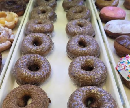Busy B's Bakery & Donuts