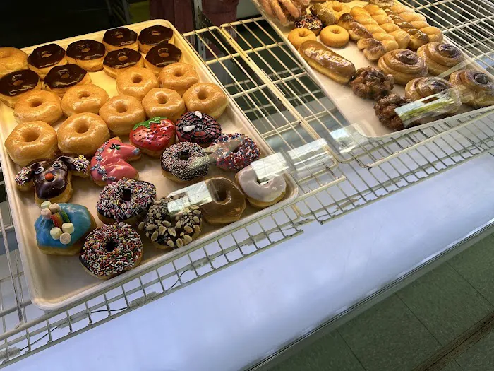 Busy B's Bakery & Donuts Picture 6