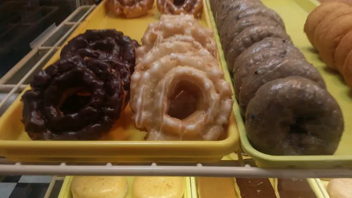 Donut Palace (Collins Donuts) Picture 3