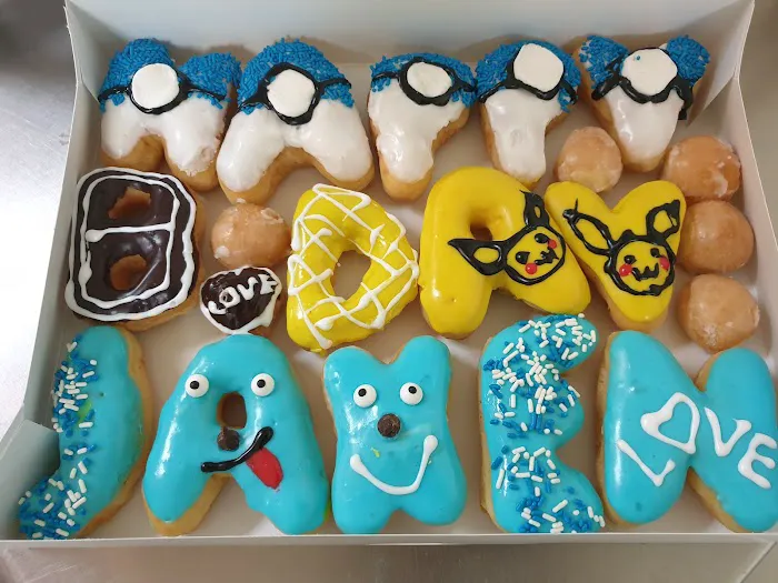 Donut Palace (Collins Donuts) Picture 9