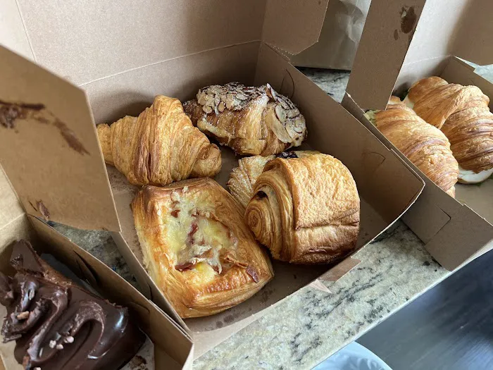 Lubellas patisserie LLC Picture 3