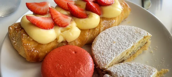 Lubellas patisserie LLC Picture 7