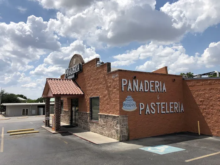 Panaderia Celaya Picture 4