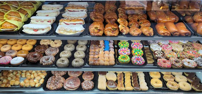 Crazy donut & cafe Picture 9