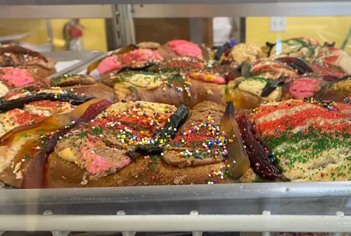 La Tapatia Bakery Picture 3