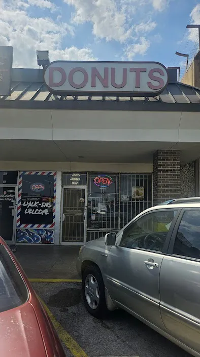 Young Donuts Picture 3