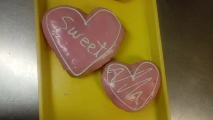 Kiss Donuts Picture 1