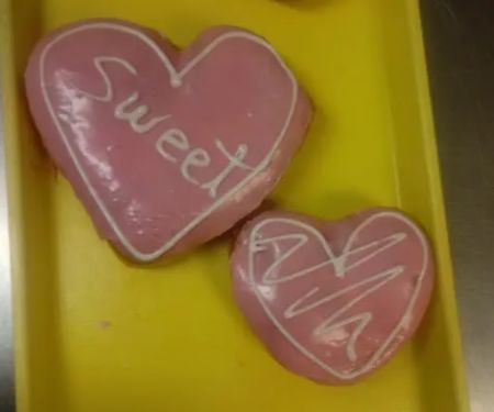 Kiss Donuts