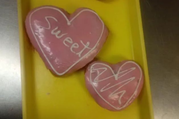 Kiss Donuts